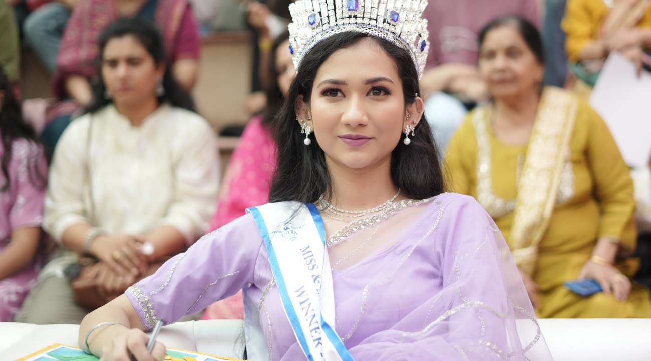 The crowning, on the main stage, The Rising Stars Championship at Birla Open Minds International School, Bhopal